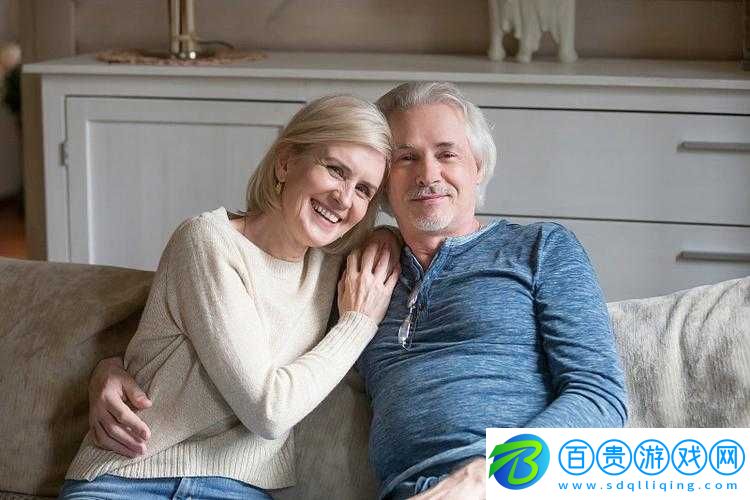 夫妻看視頻嗶哩：溫馨相伴的美好時光